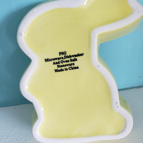 FSG Stoneware Bunny Mold - Picture 2 of 4